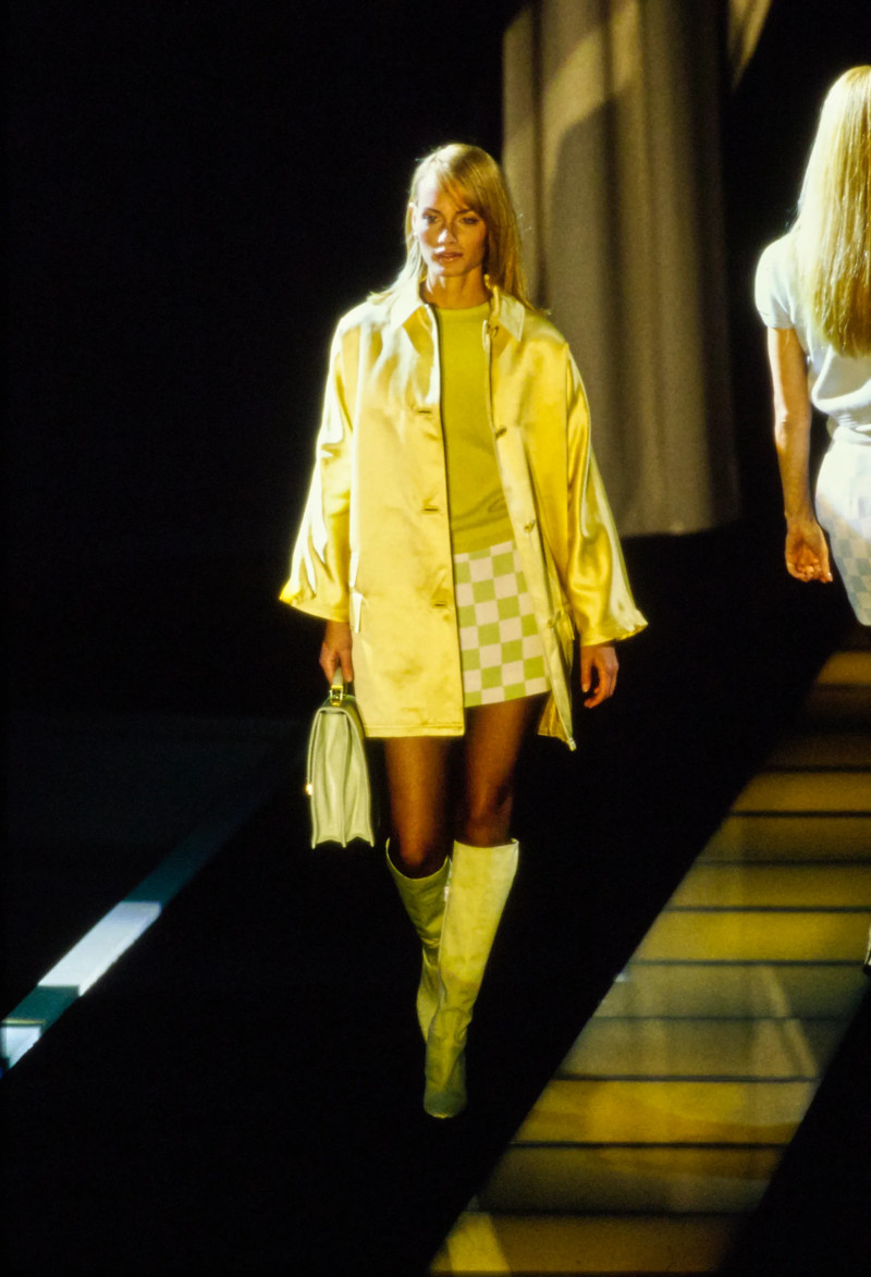 Amber Valletta featured in  the Versace fashion show for Autumn/Winter 1995