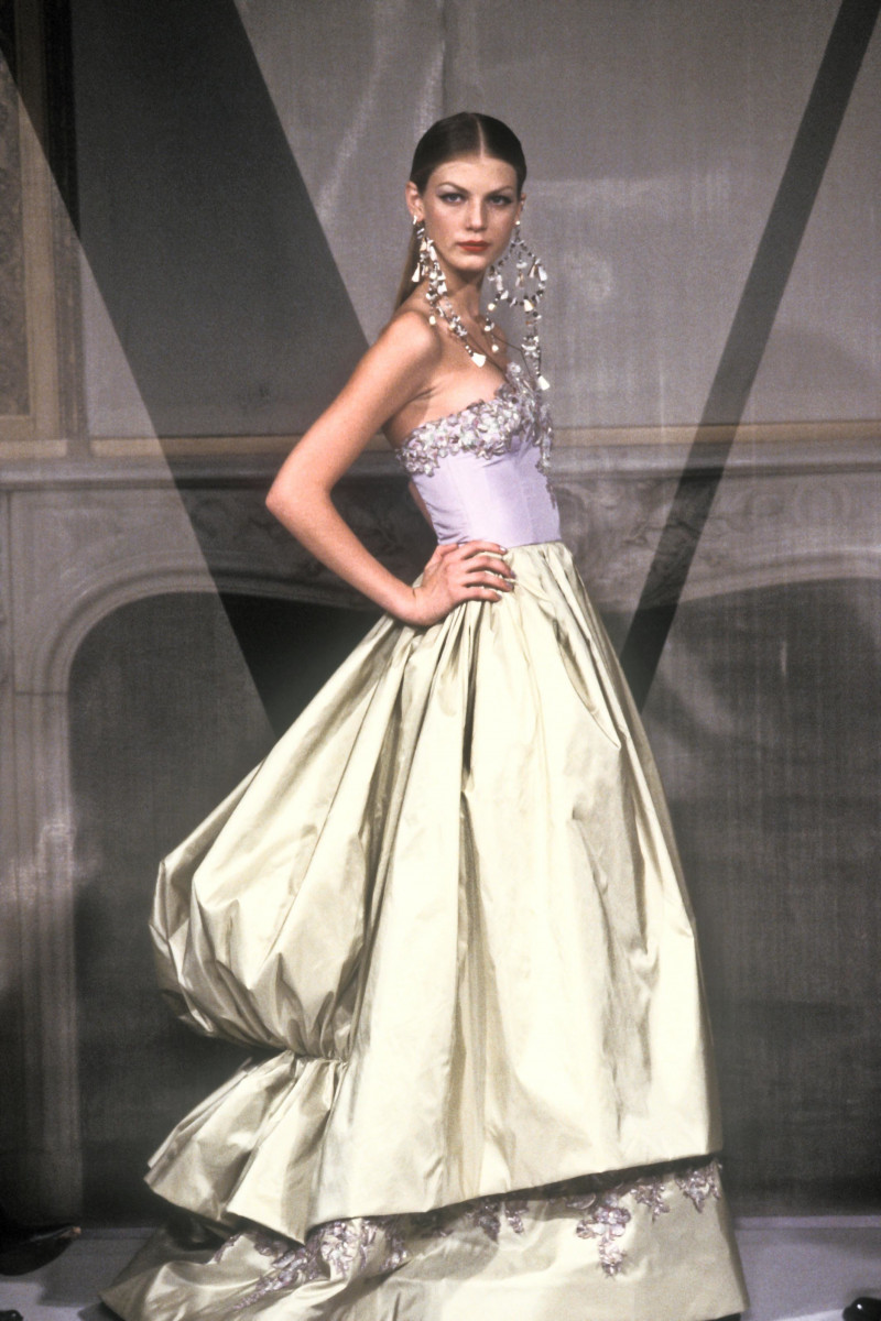 Angela Lindvall featured in  the Valentino Couture fashion show for Spring/Summer 1998