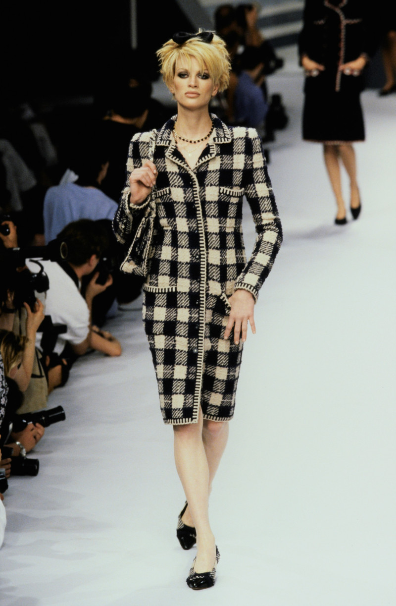 Kristen McMenamy featured in  the Chanel Haute Couture fashion show for Autumn/Winter 1995