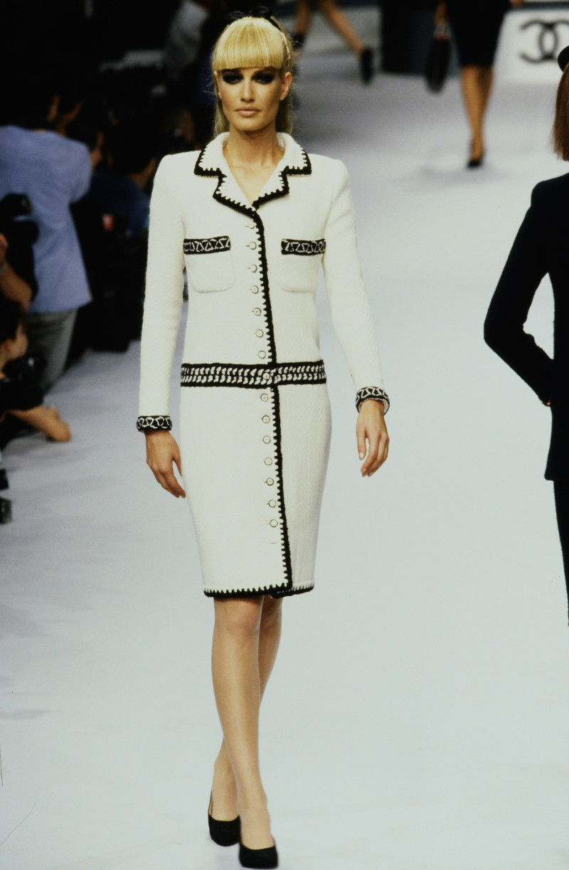 Karen Mulder featured in  the Chanel Haute Couture fashion show for Autumn/Winter 1995