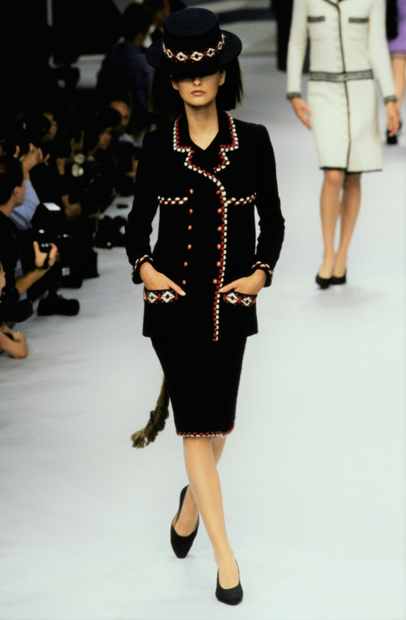 Trish Goff featured in  the Chanel Haute Couture fashion show for Autumn/Winter 1995