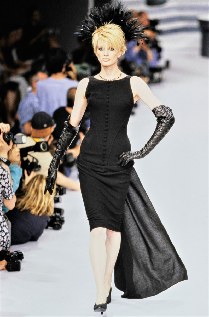 Kristen McMenamy featured in  the Chanel Haute Couture fashion show for Autumn/Winter 1995