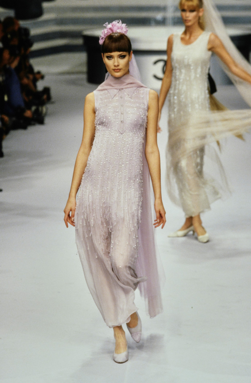Shalom Harlow featured in  the Chanel Haute Couture fashion show for Autumn/Winter 1995
