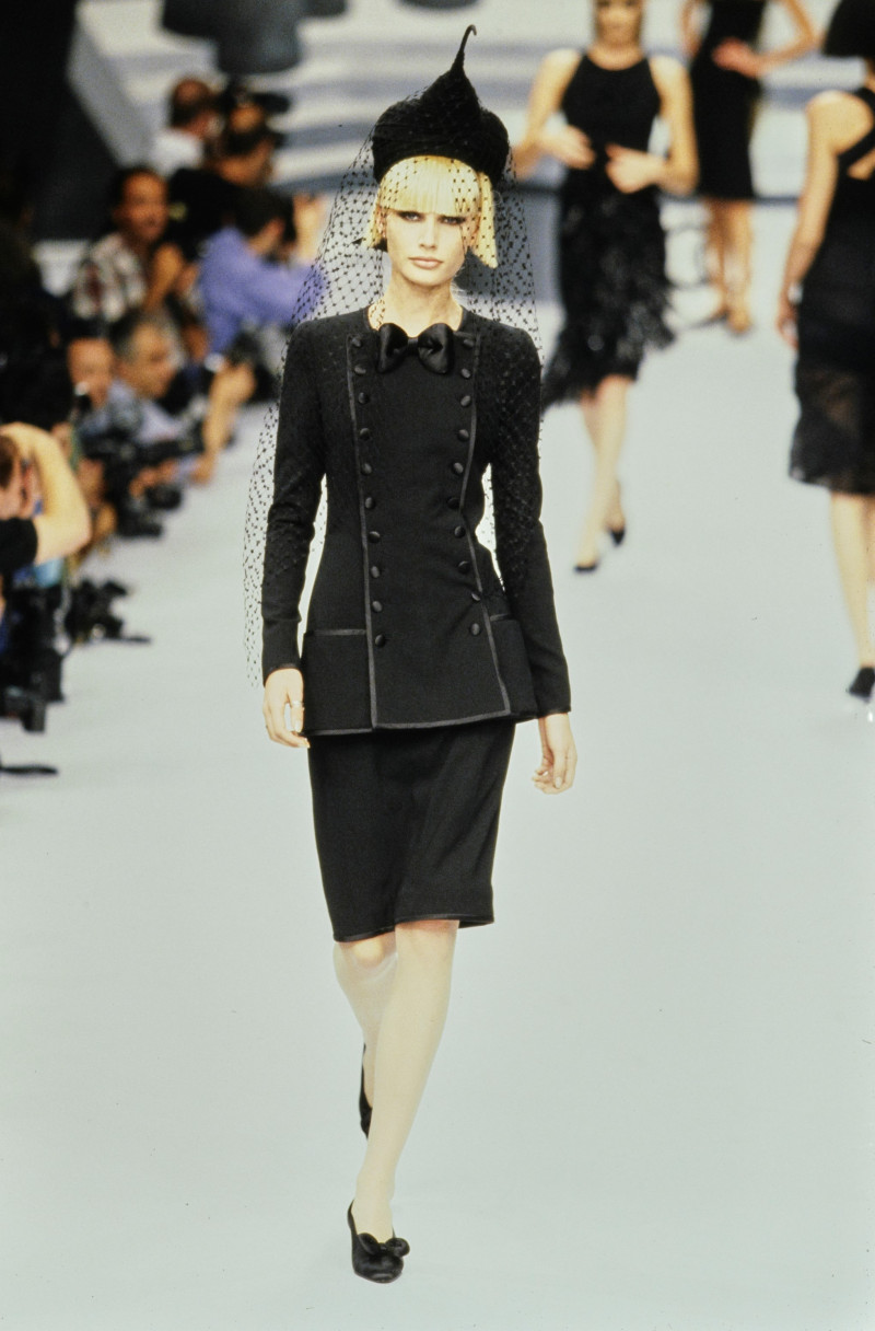 Kirsty Hume featured in  the Chanel Haute Couture fashion show for Autumn/Winter 1995