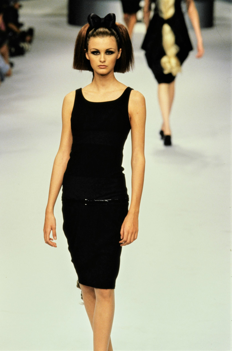 Trish Goff featured in  the Chanel Haute Couture fashion show for Autumn/Winter 1995