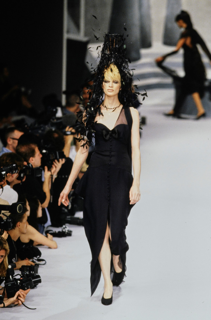 Kristen McMenamy featured in  the Chanel Haute Couture fashion show for Autumn/Winter 1995