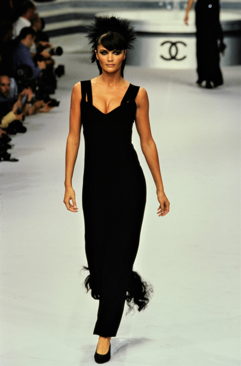 Helena Christensen featured in  the Chanel Haute Couture fashion show for Autumn/Winter 1995
