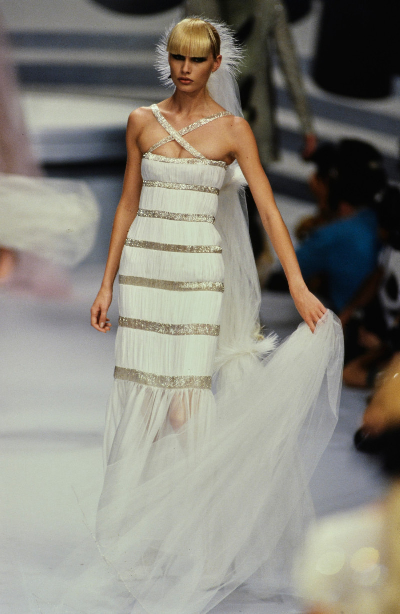 Kirsty Hume featured in  the Chanel Haute Couture fashion show for Autumn/Winter 1995