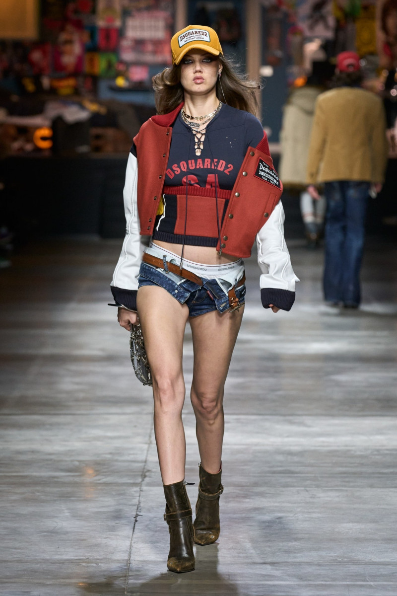 Lindsey Wixson featured in  the DSquared2 fashion show for Autumn/Winter 2023