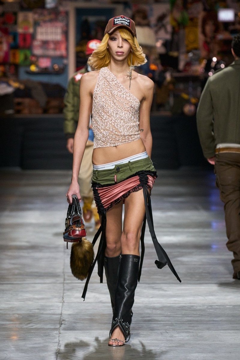 Issa Lish featured in  the DSquared2 fashion show for Autumn/Winter 2023