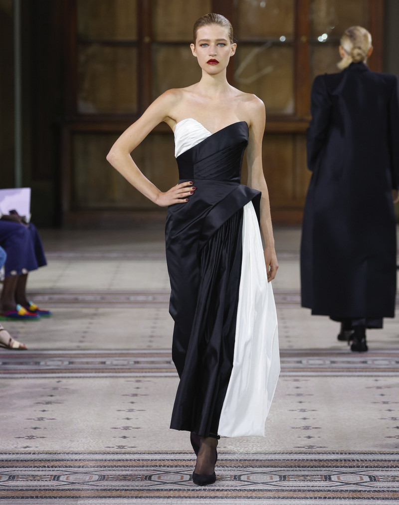 ArdAzAei fashion show for Autumn/Winter 2022