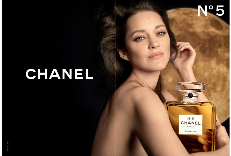 Chanel Parfums N°5 advertisement for Autumn/Winter 2022