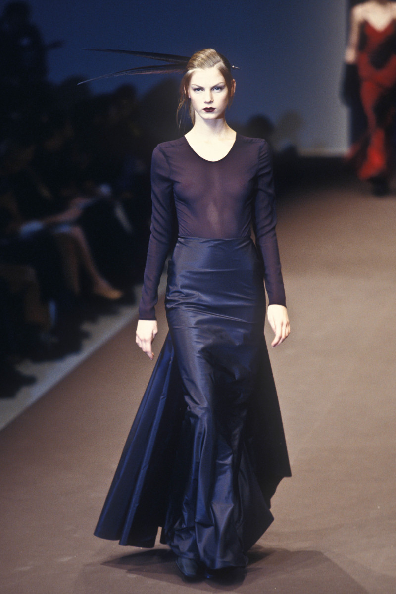 Angela Lindvall featured in  the Hermès fashion show for Autumn/Winter 1997