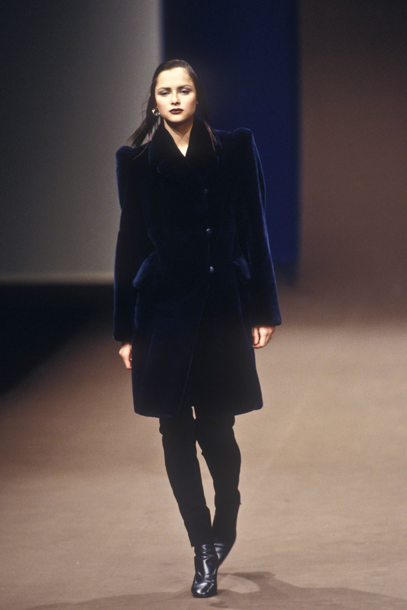 Tasha Tilberg featured in  the Hermès fashion show for Autumn/Winter 1997