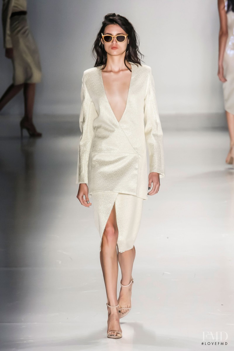 Bruna Ludtke featured in  the Wagner Kallieno fashion show for Spring/Summer 2015