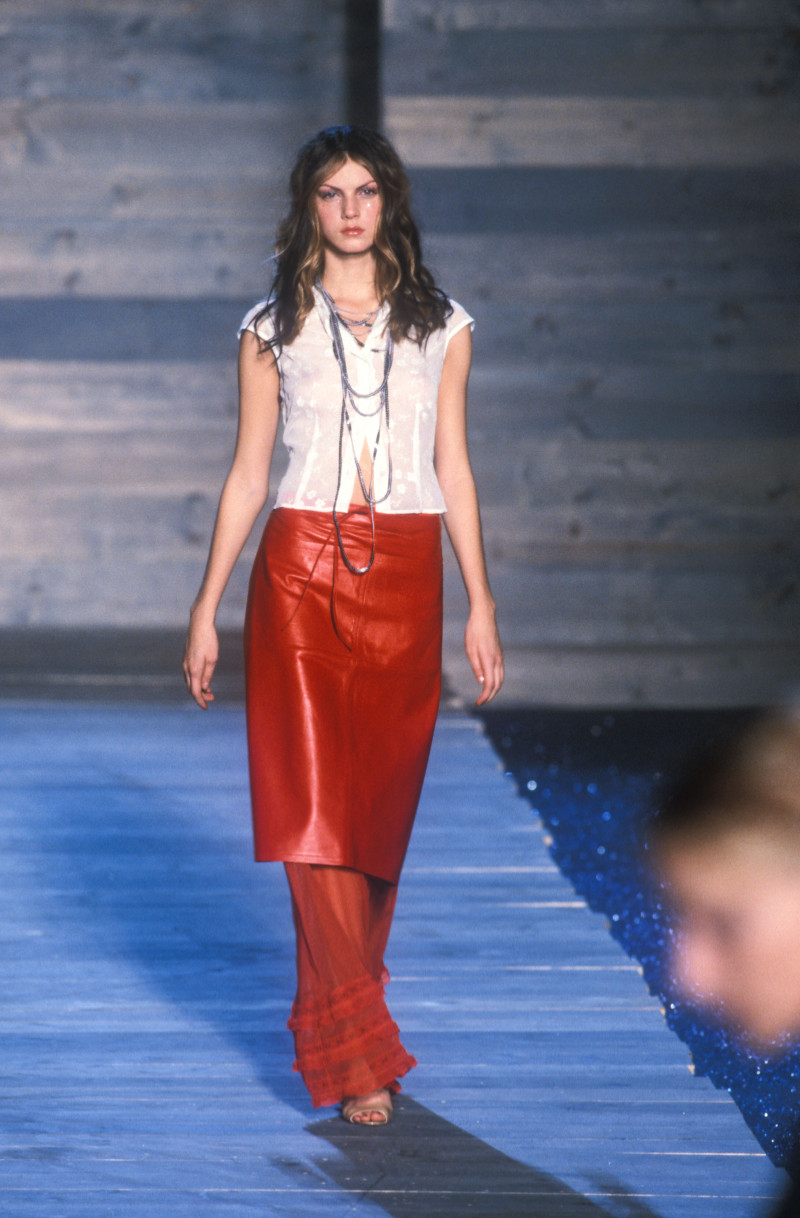 Angela Lindvall featured in  the Rifat Ozbek fashion show for Spring/Summer 1998