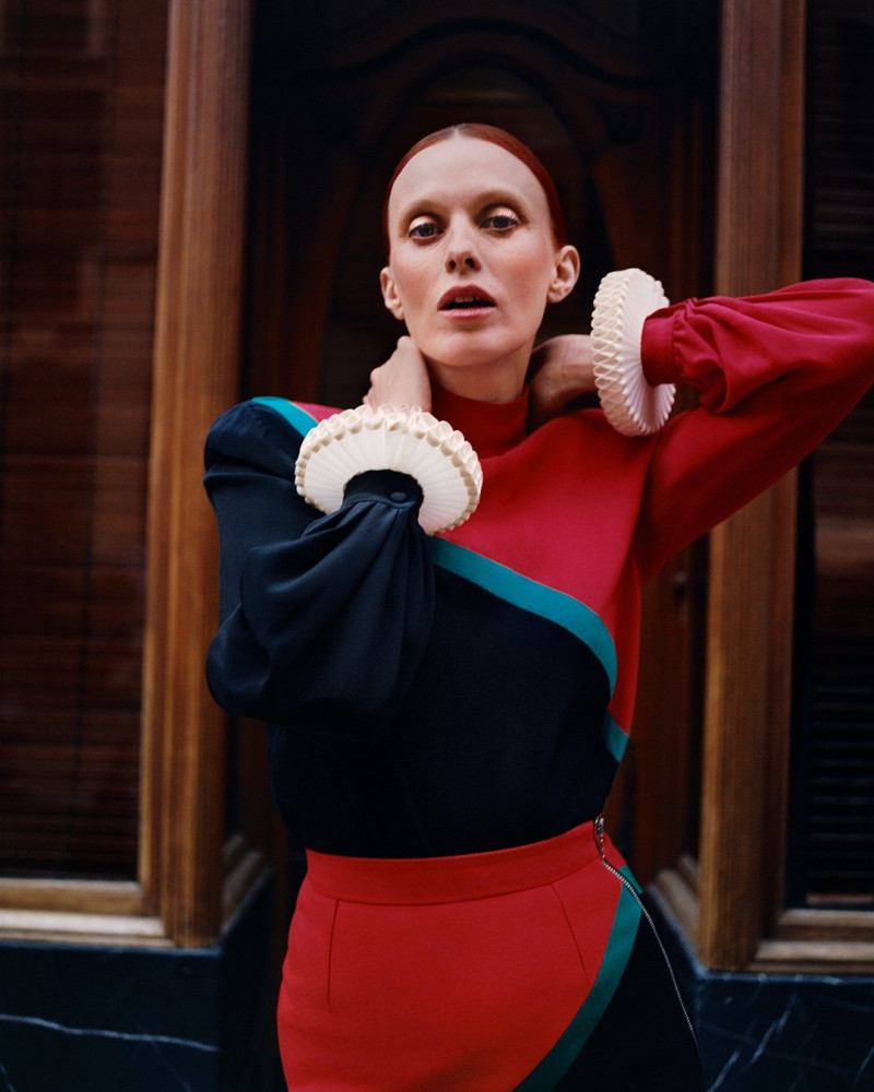 Karen Elson featured in  the Gucci advertisement for Cruise 2023