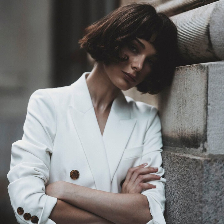 Renata Gubaeva featured in  the Reiss advertisement for Pre-Fall 2019