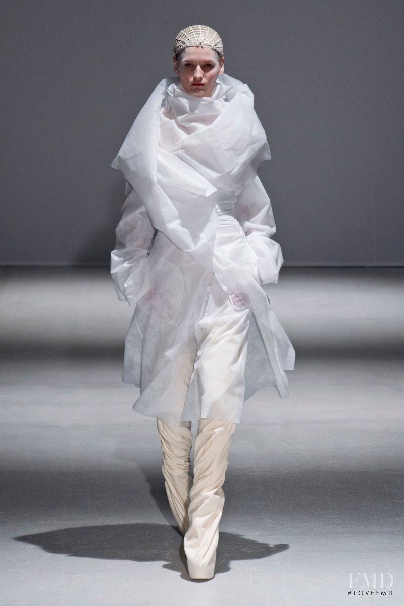 Katlin Aas featured in  the Gareth Pugh fashion show for Autumn/Winter 2014