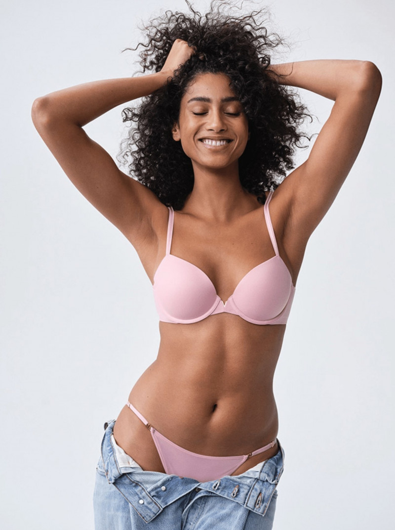 Imaan Hammam featured in  the Victoria\'s Secret advertisement for Spring/Summer 2023