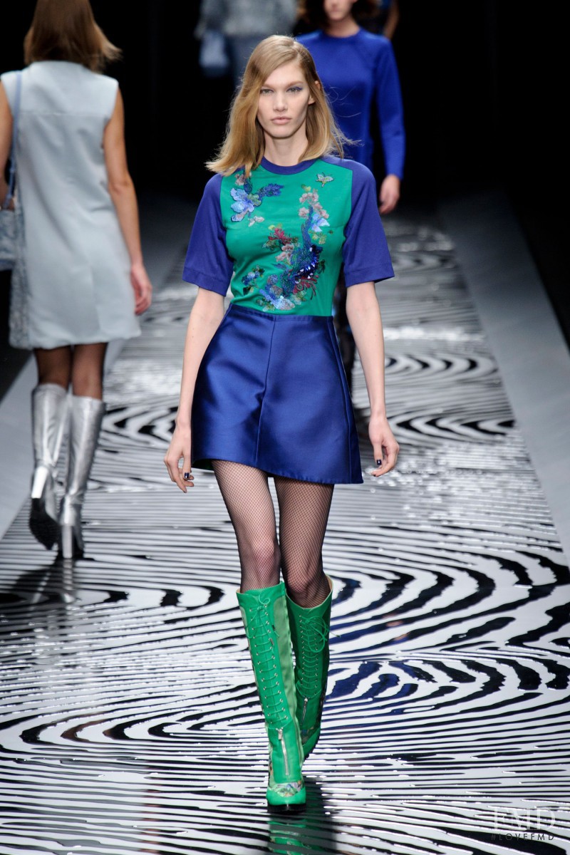 Irina Nikolaeva featured in  the Shiatzy Chen fashion show for Autumn/Winter 2014