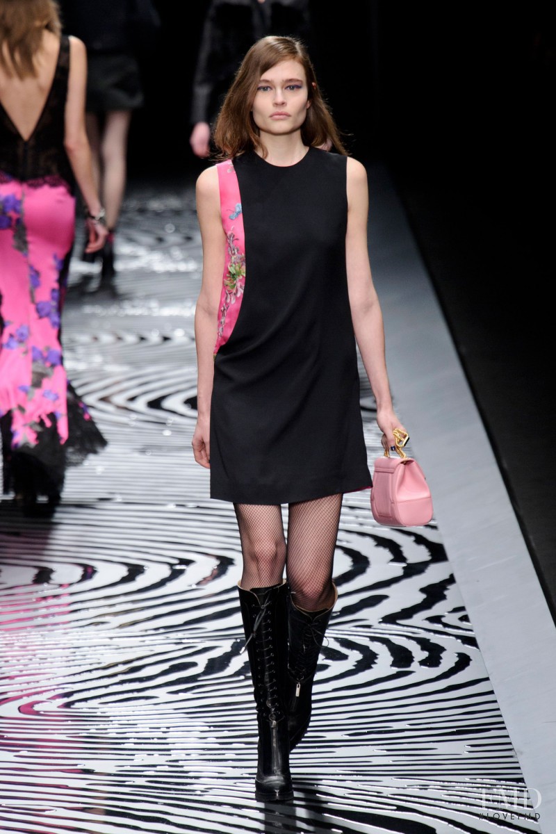 Megane Pareto featured in  the Shiatzy Chen fashion show for Autumn/Winter 2014