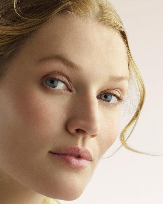 Toni Garrn featured in  the Dior Beauty Capture Totale advertisement for Spring/Summer 2022