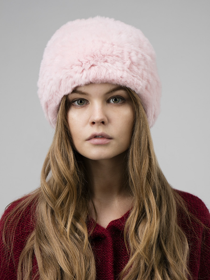 Anastasiya Scheglova featured in  the Wildberries (RETAILER) catalogue for Autumn/Winter 2017