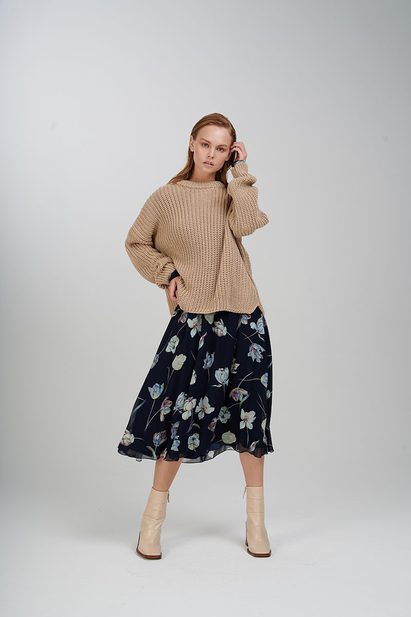 Anastasiya Scheglova featured in  the Marinari catalogue for Autumn/Winter 2019