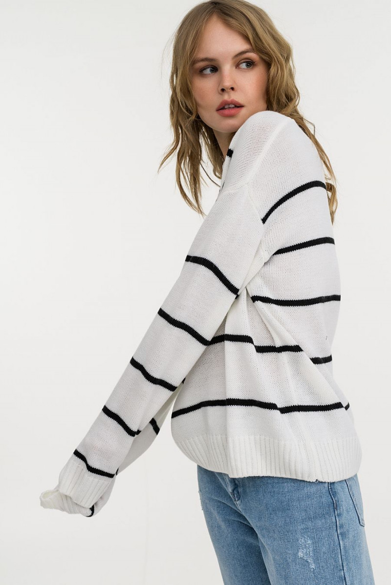 Anastasiya Scheglova featured in  the Befree catalogue for Spring/Summer 2019