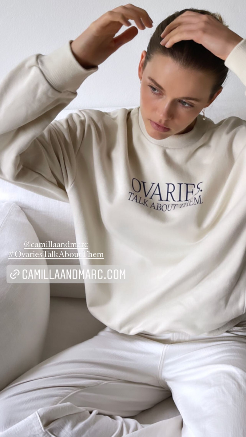 Victoria Lee featured in  the Camilla & Marc Ovarian Cancer advertisement for Spring/Summer 2022