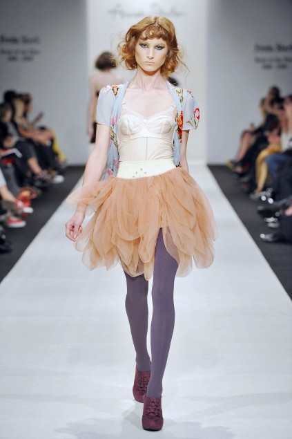 Annah Stretton fashion show for Spring/Summer 2010