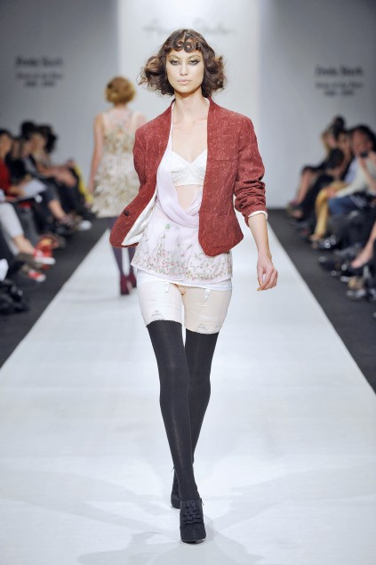 Annah Stretton fashion show for Spring/Summer 2010