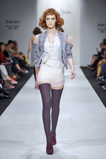 Annah Stretton fashion show for Spring/Summer 2010