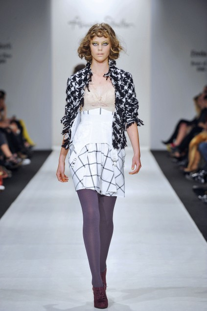 Annah Stretton fashion show for Spring/Summer 2010