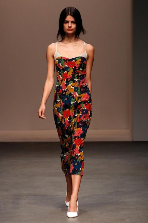 Yeojin Bae fashion show for Spring/Summer 2011