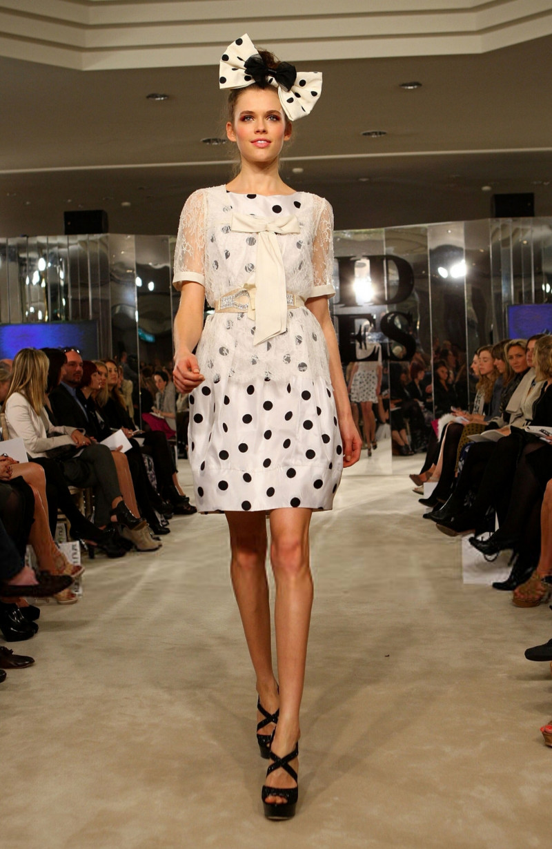 Victoria Lee featured in  the David Jones fashion show for Spring/Summer 2010