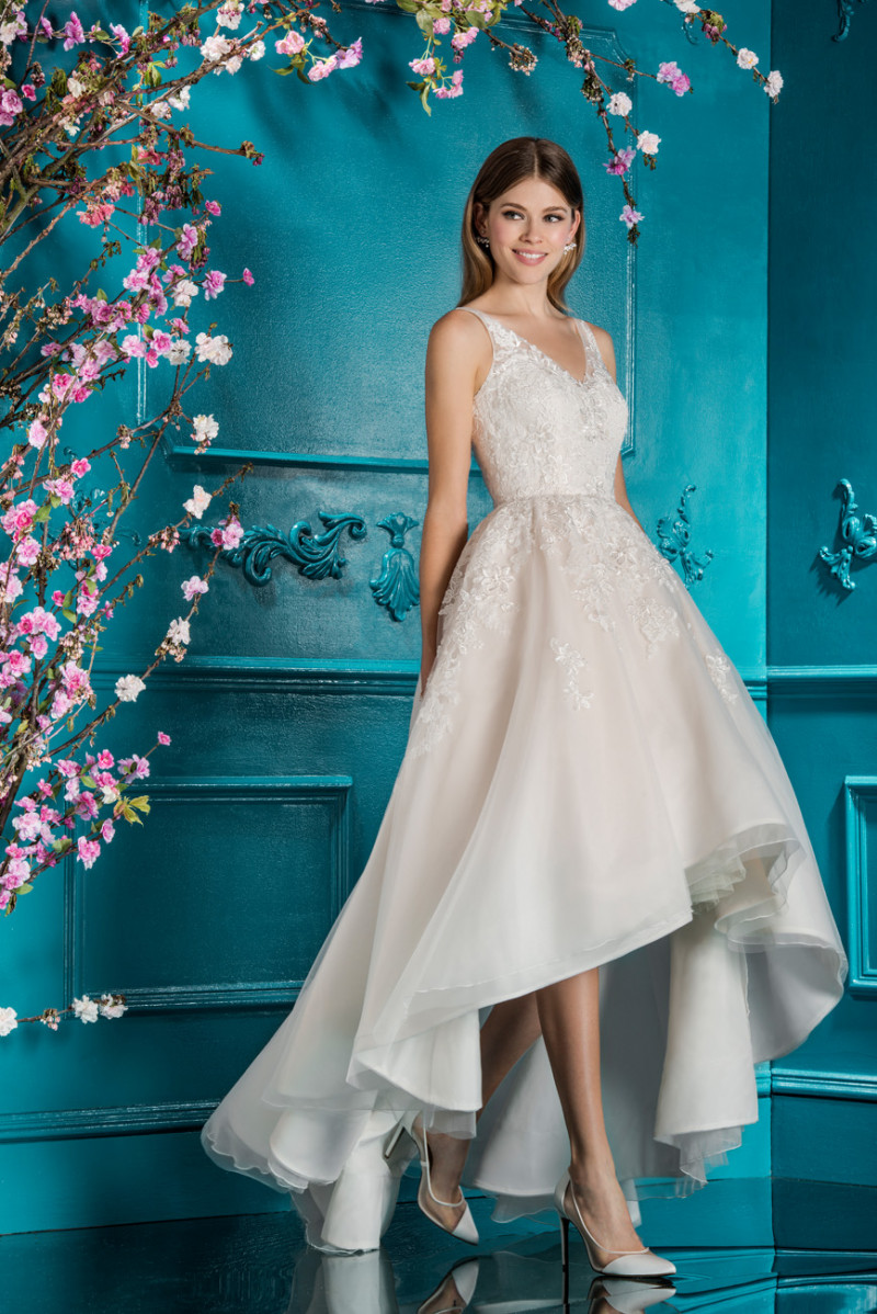 Victoria Lee featured in  the Ellis Bridal catalogue for Spring/Summer 2018