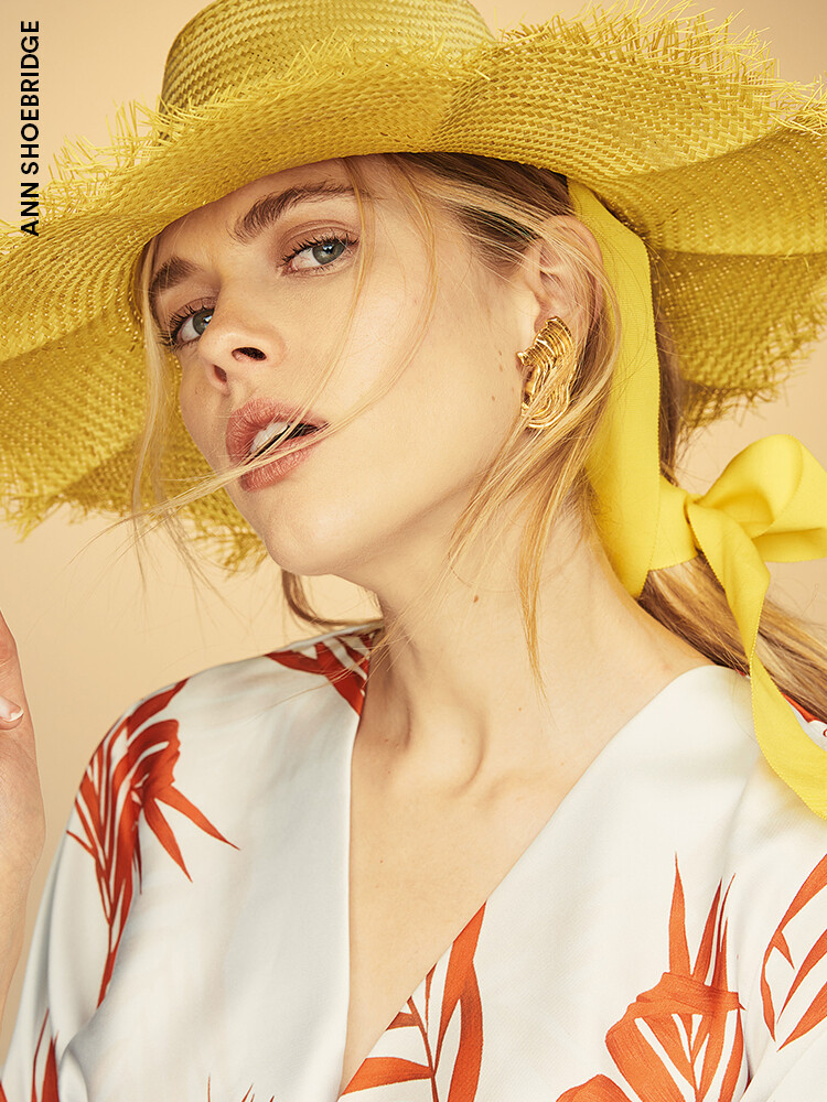 Victoria Lee featured in  the David Jones Spring Racing advertisement for Spring 2019