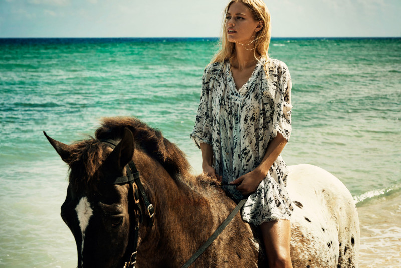 Heidi Klein advertisement for Resort 2017