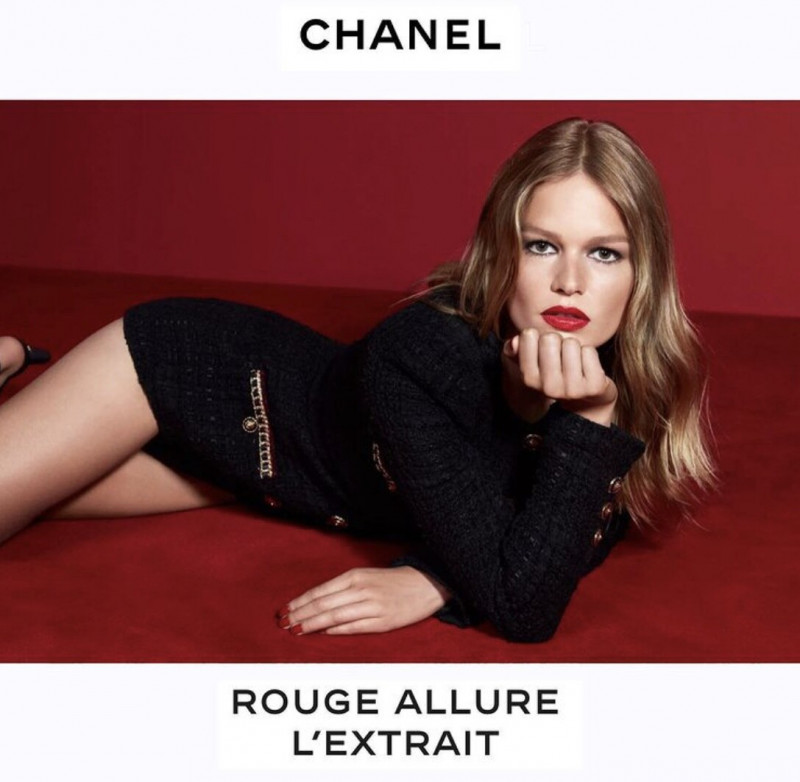 Anna Ewers featured in  the Chanel Beauty advertisement for Spring/Summer 2022