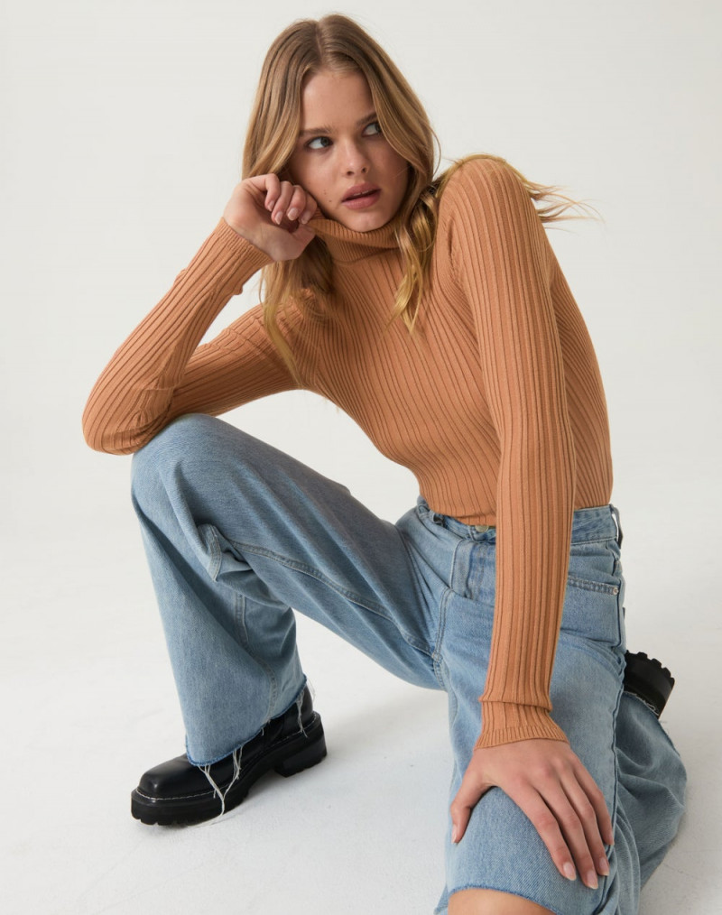 Zoe Blume featured in  the Glassons catalogue for Spring/Summer 2021