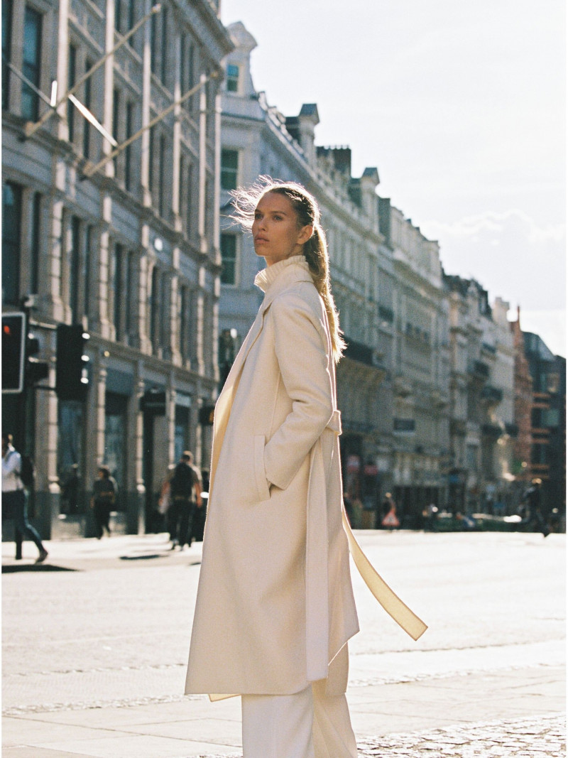 Lea Dina Mohr Seelenmeyer featured in  the Reiss lookbook for Autumn/Winter 2022