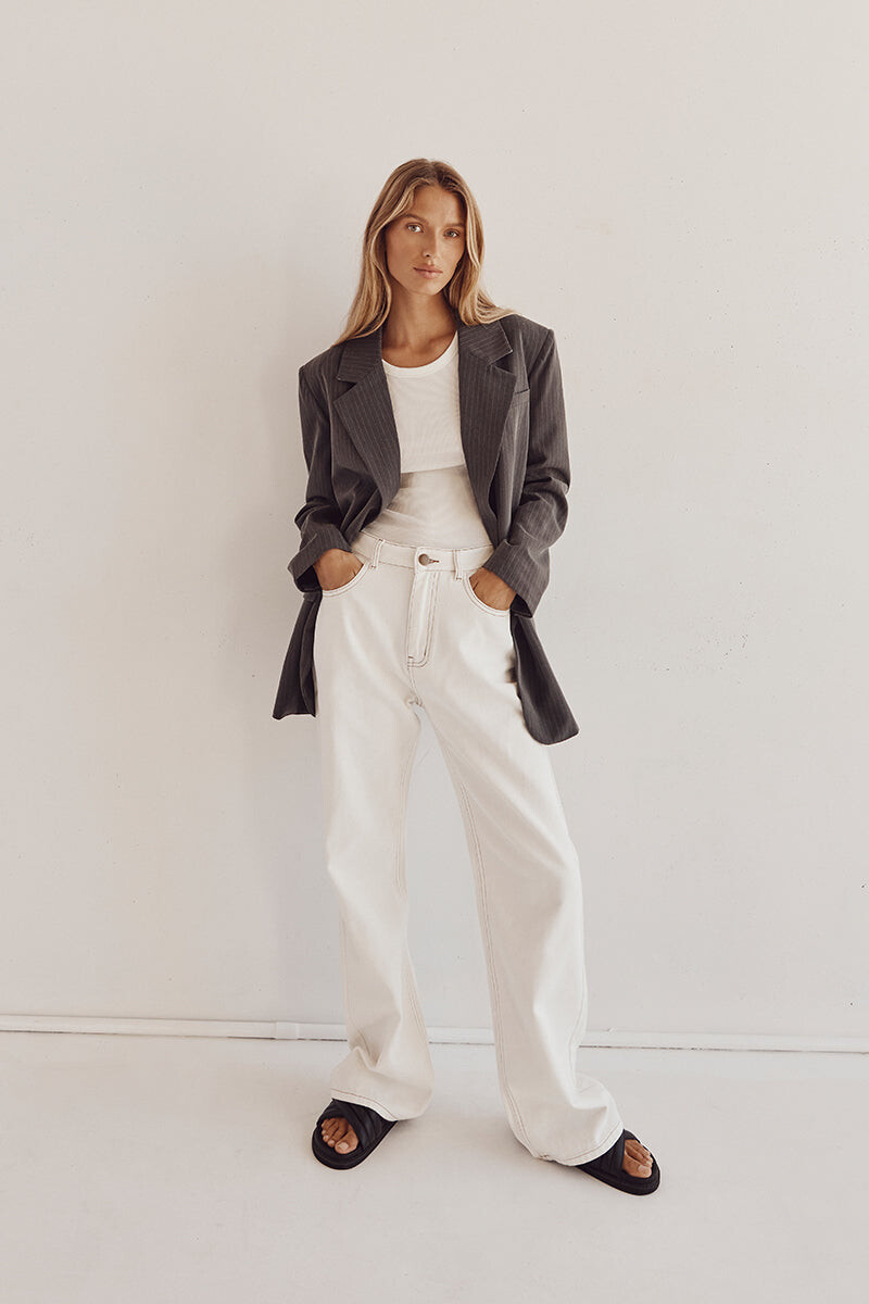 Lea Dina Mohr Seelenmeyer featured in  the Dissh catalogue for Spring/Summer 2023