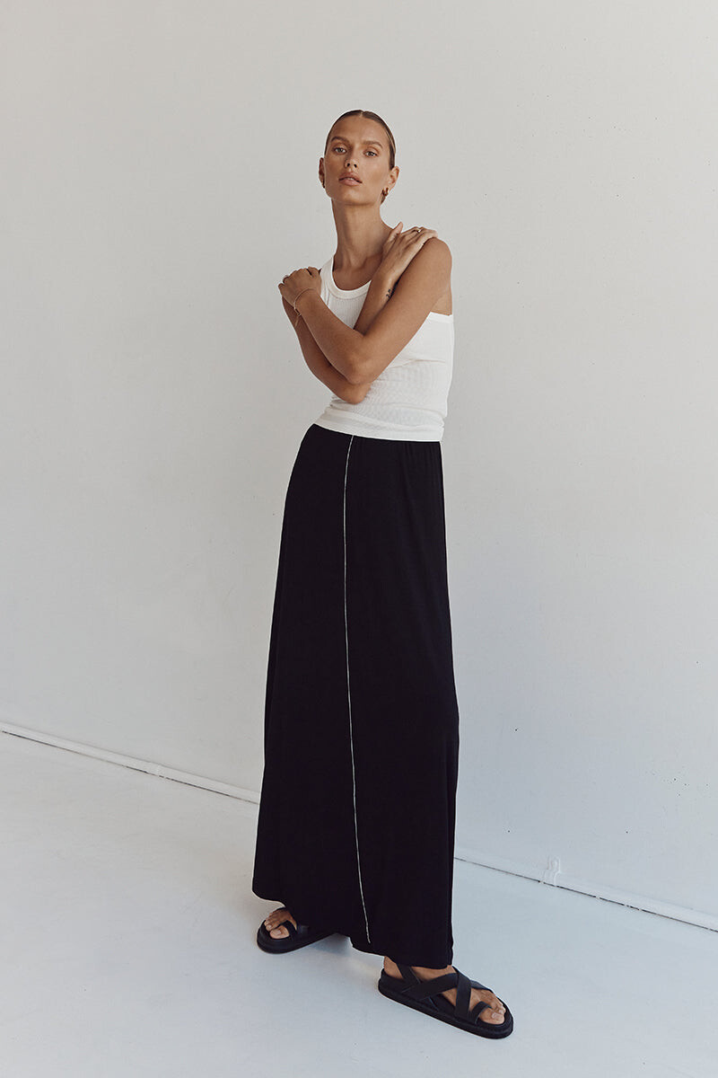 Lea Dina Mohr Seelenmeyer featured in  the Dissh catalogue for Spring/Summer 2023