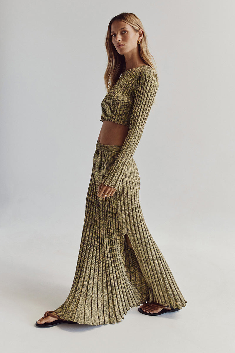 Lea Dina Mohr Seelenmeyer featured in  the Dissh catalogue for Spring/Summer 2023