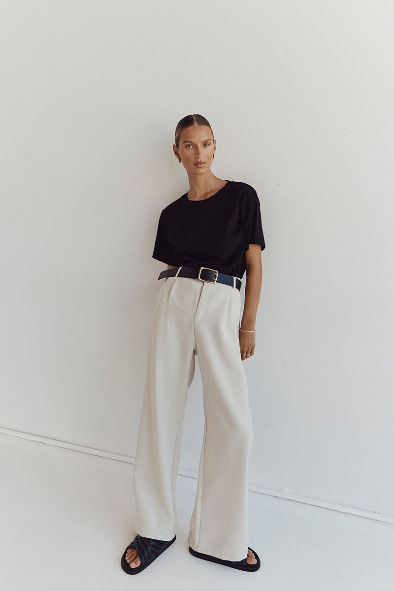 Lea Dina Mohr Seelenmeyer featured in  the Dissh catalogue for Spring/Summer 2023
