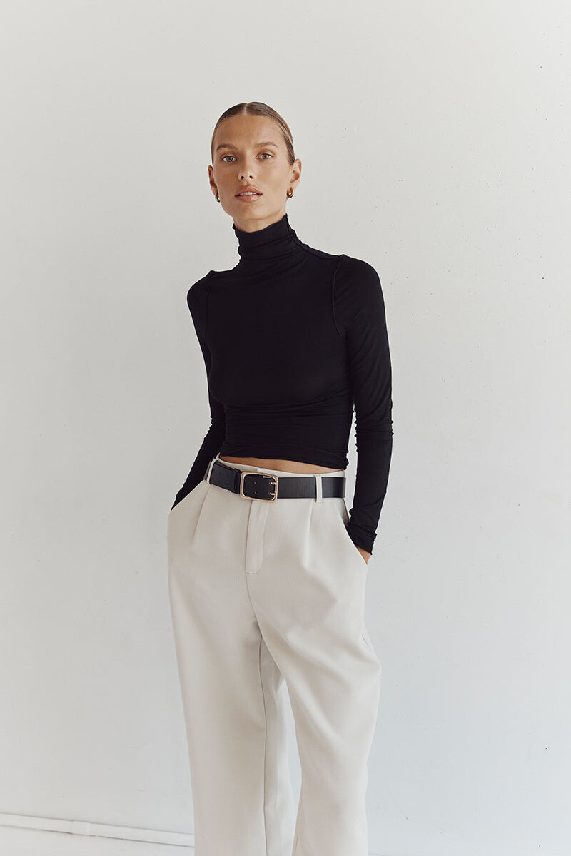 Lea Dina Mohr Seelenmeyer featured in  the Dissh catalogue for Spring/Summer 2023