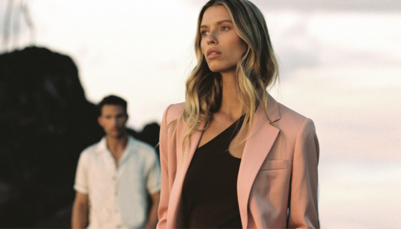 Lea Dina Mohr Seelenmeyer featured in  the Reiss advertisement for Summer 2022
