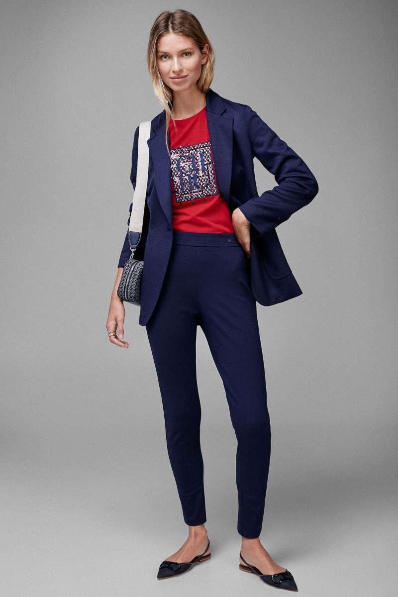 Lea Dina Mohr Seelenmeyer featured in  the Carolina Herrera catalogue for Pre-Fall 2021
